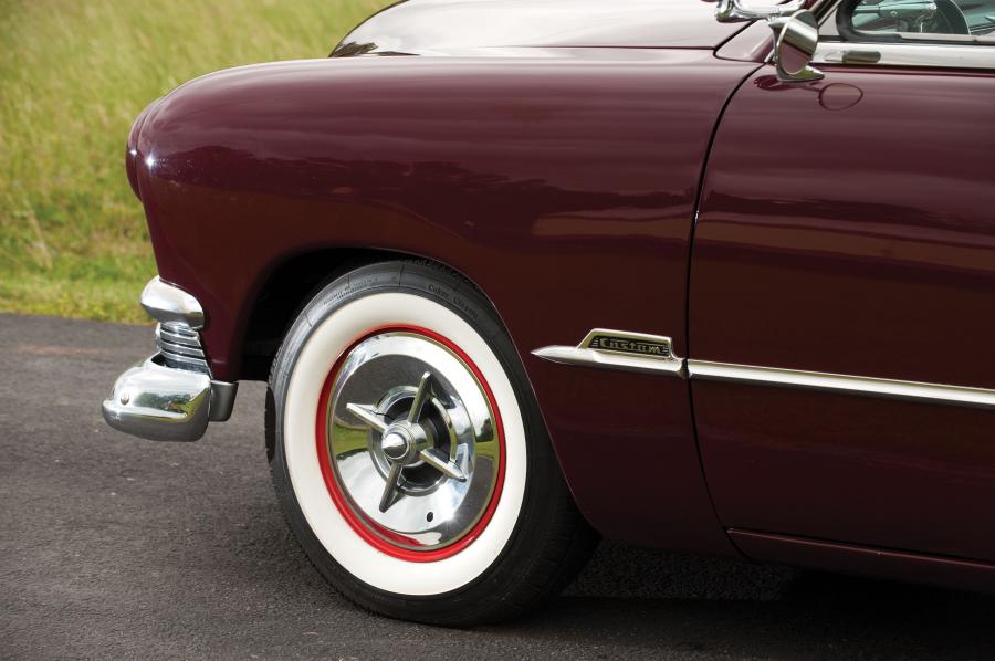  Ford Custom Convertible 1951 года  (фото 15 из 22)